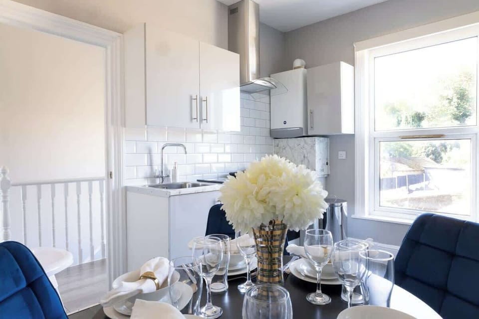 Kitchen at AV STAYS Short Lets & Serviced Accommodation