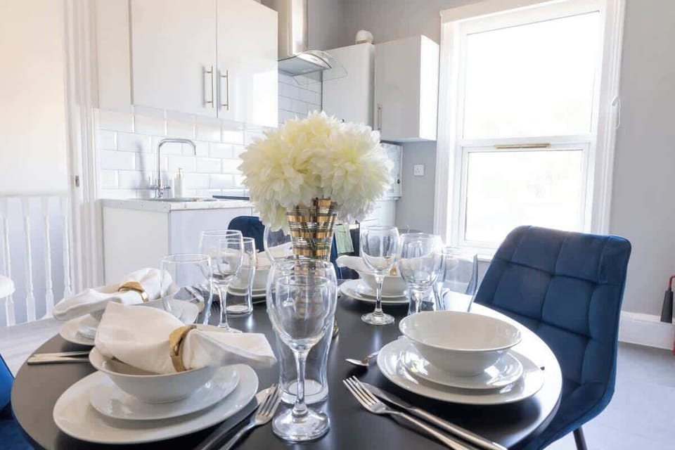 Kitchen at AV STAYS Short Lets & Serviced Accommodation