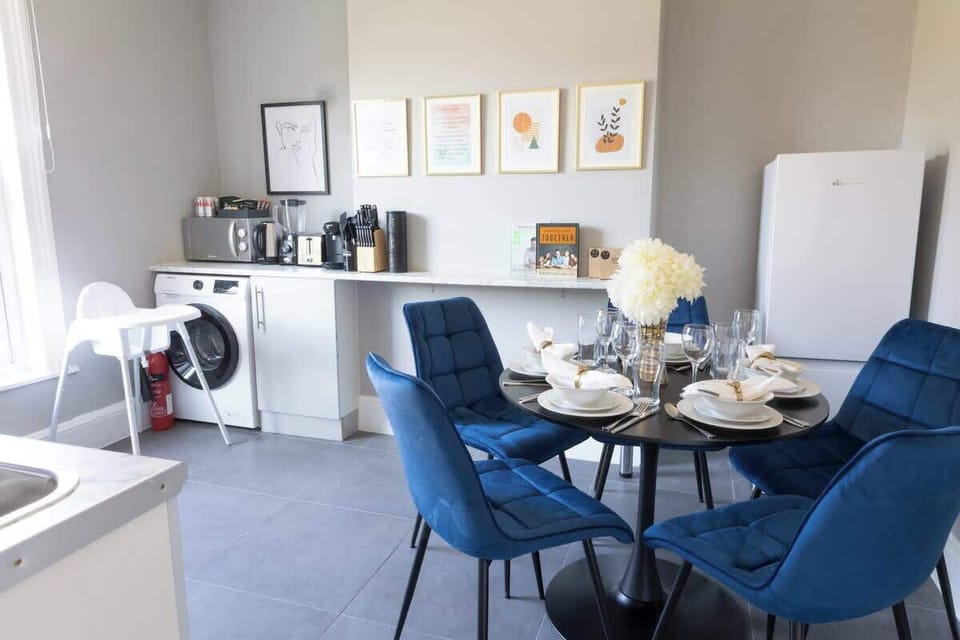 Kitchen at AV STAYS Short Lets & Serviced Accommodation