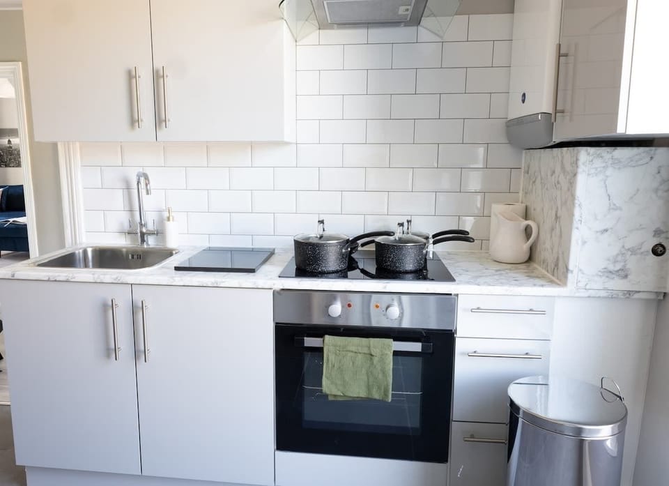 Kitchen at AV STAYS Short Lets & Serviced Accommodation