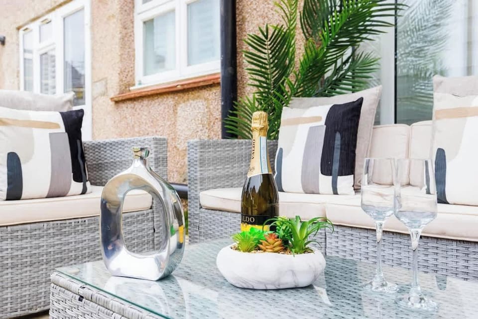 Garden at AV STAYS Short Lets & Serviced Accommodation