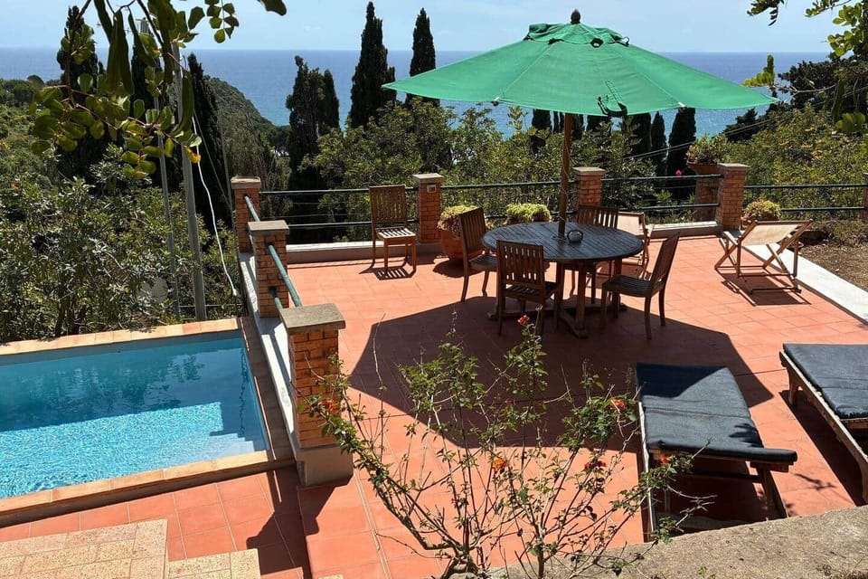 Torre Bianca swimming pool with panoramic views of the Gaeta sea and the Riviera di Ulisse