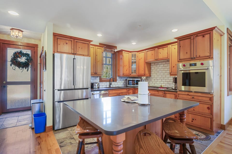 Indoors, Kitchen, Hardwood, Appliance, Microwave