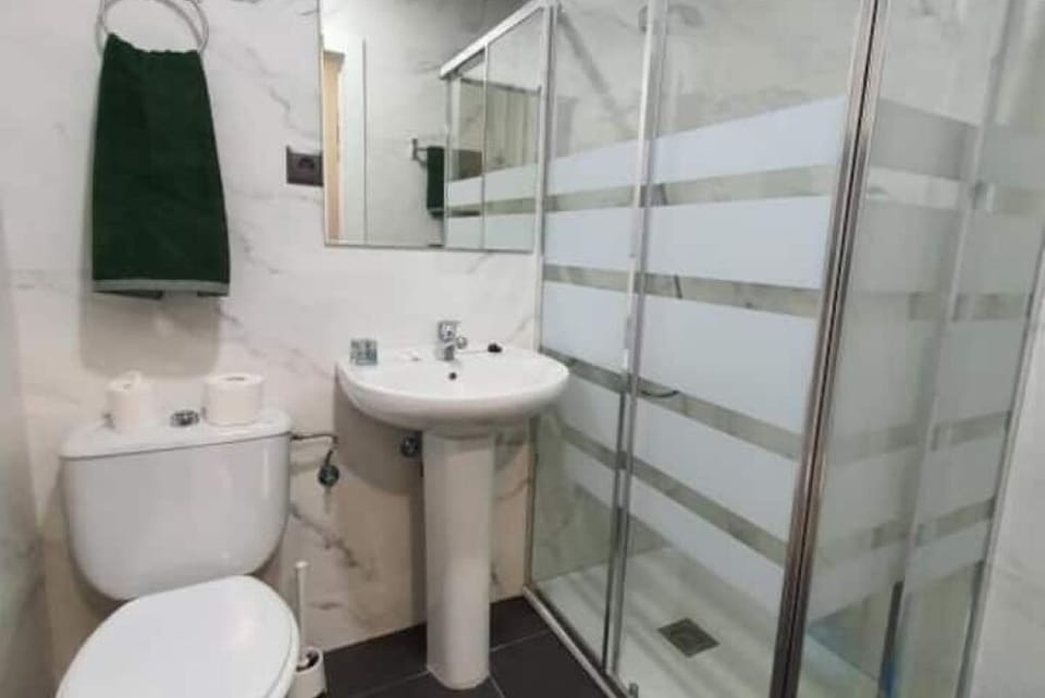 ensuite private bathroom