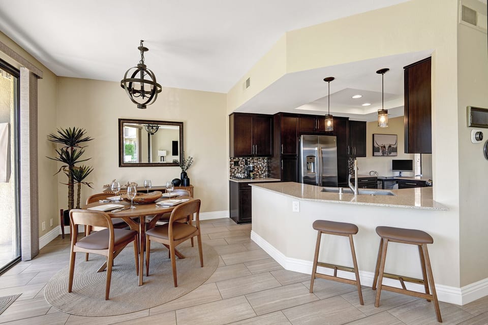 DINING SPACE TO KITCHEN.jpg mls