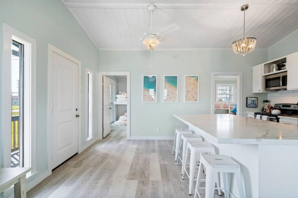 A kitchen perfect for preparing meals for the family!