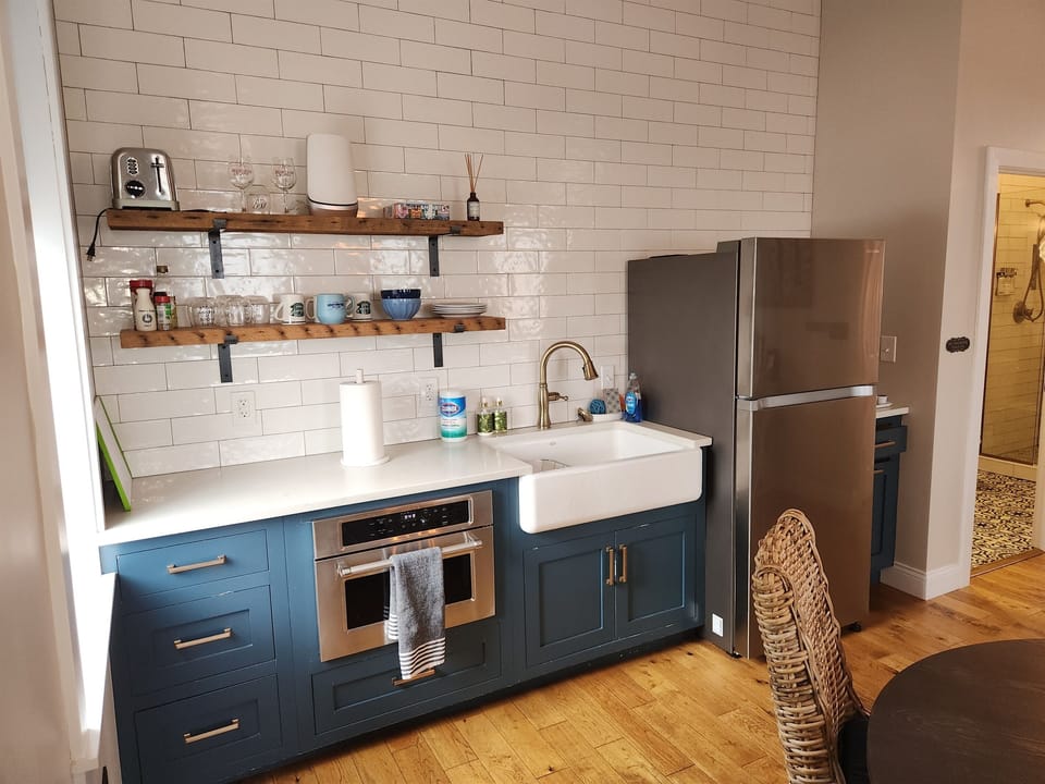 Full size Fridge with ice marker