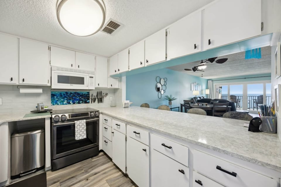 K6 Amelia South - Full Kitchen 3