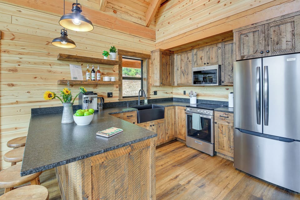 Kitchen | 1st Floor | Espresso Machine | Cooking Basics