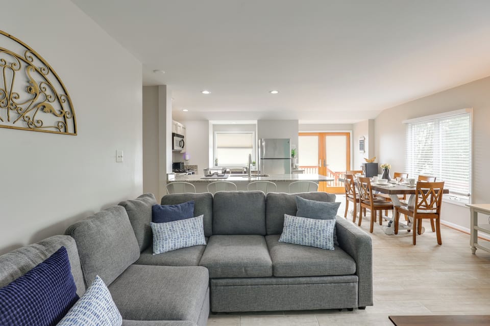 Living Room | Queen Sleeper Sofa | Smart TV