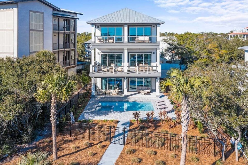 Welcome to 8427 E Cty Highway 30A!