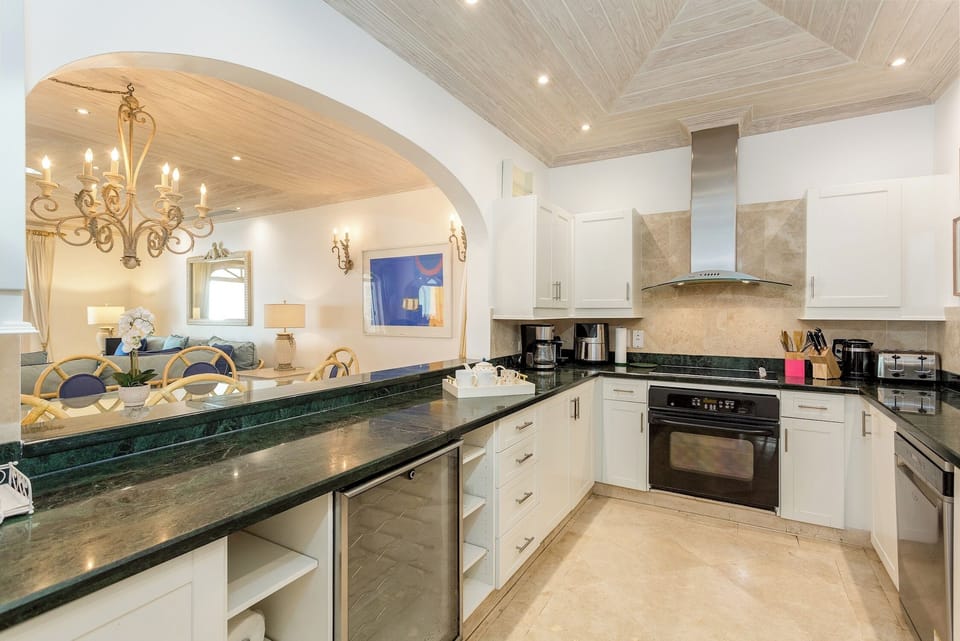 Well appointed kitchen with a good range of appliances and kitchenware.