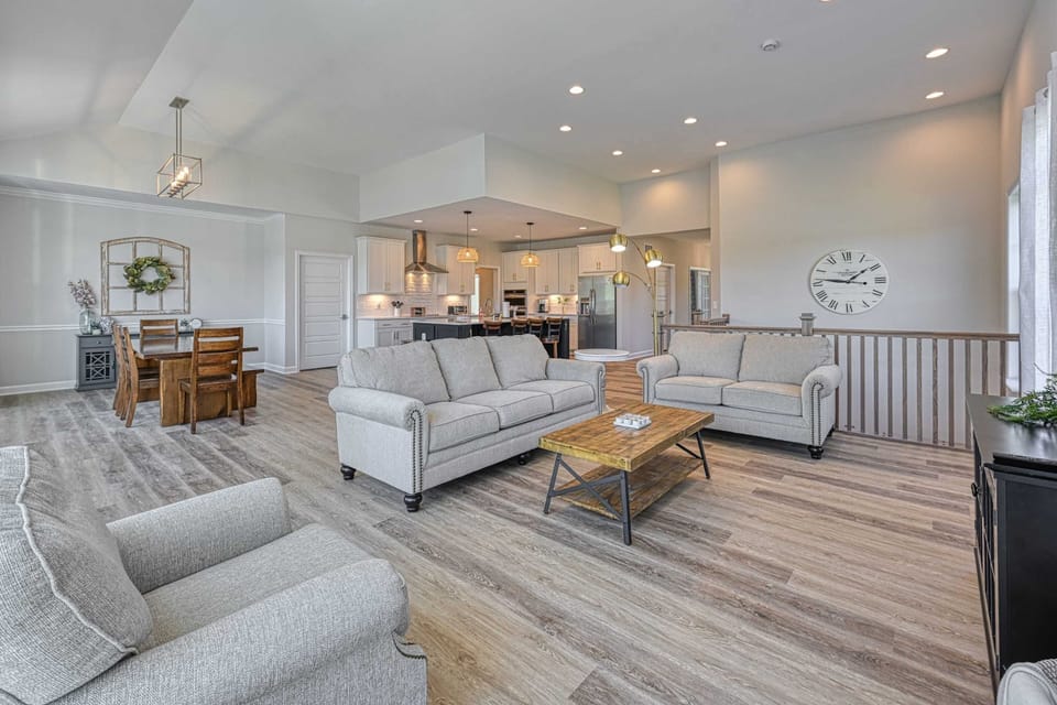Your Lake-Day Headquarters – Come in from the sun, kick back on the sofas, and let the whole house settle into comfort.