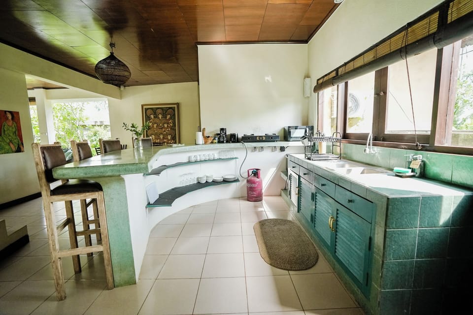 Fully equipped kitchen with plenty of space and natural light