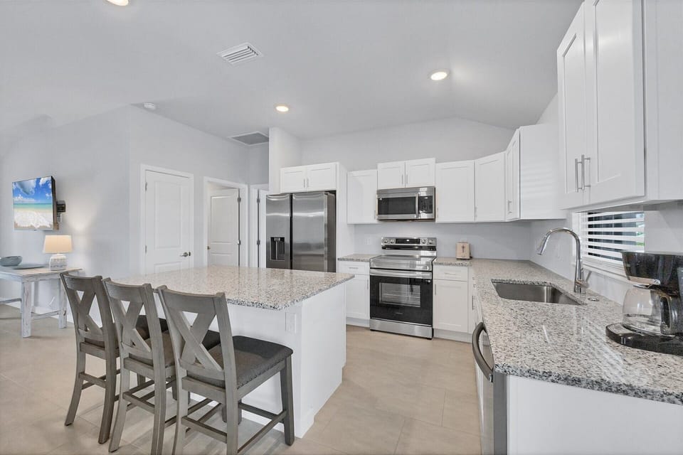 Fully-equipped kitchen