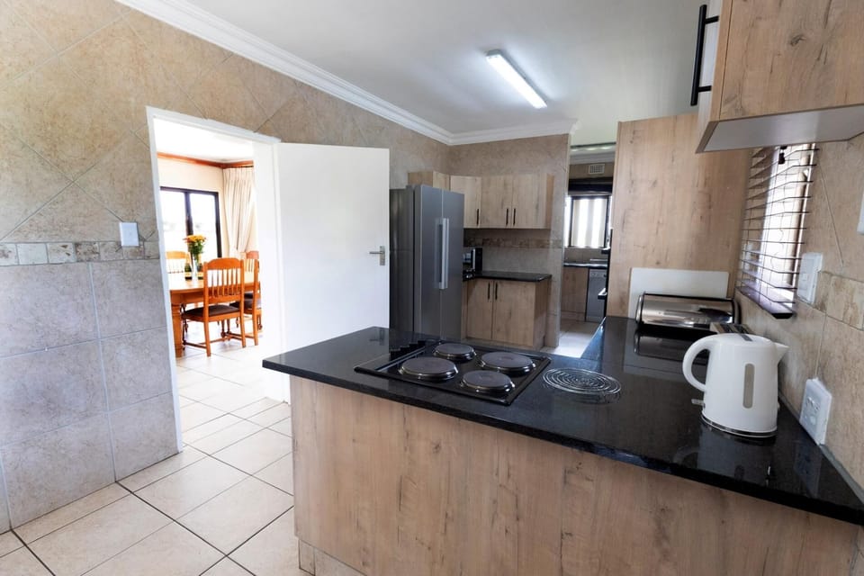 Dog-friendly Chalet 25 @ Midlands Saddle & Trout (4940)