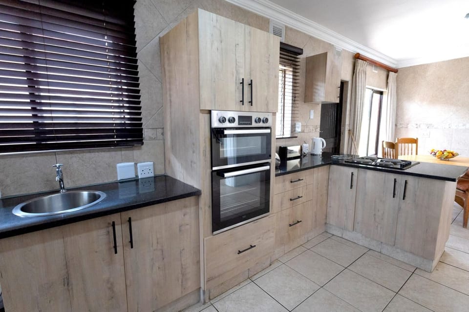 Dog-friendly Chalet 13 @ Midlands Saddle & Trout (4880)
