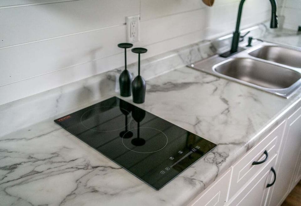 Kitchenette hot plate for cooking