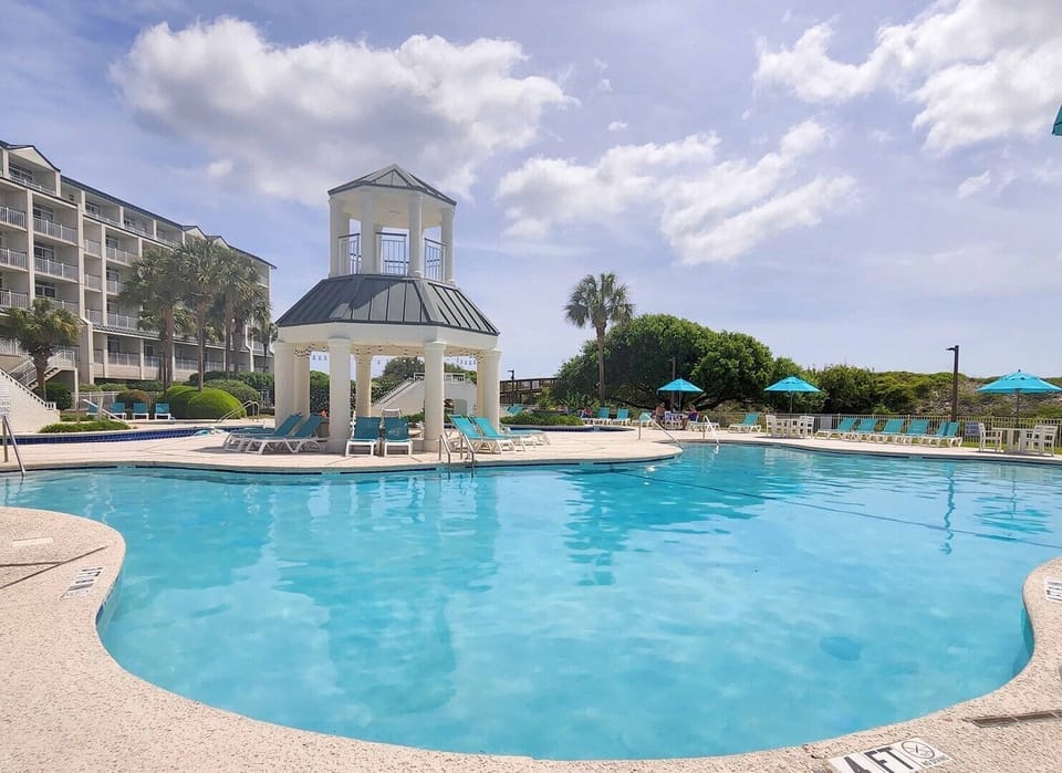 Bridgewater Pool with Lazy River