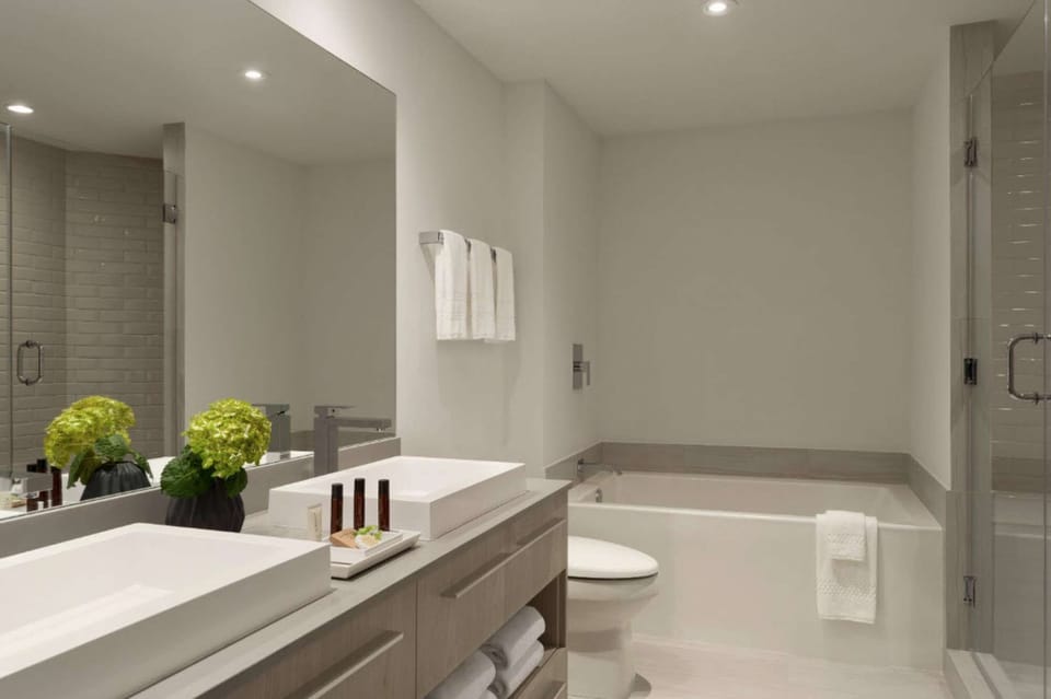 2 Bedroom Oceanview Poolview Suite Master Bath