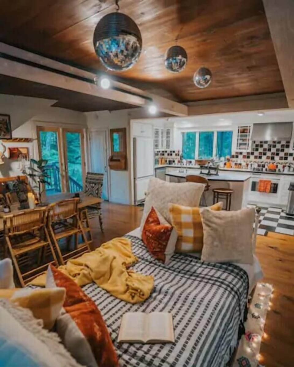 Huge common space and relaxing area