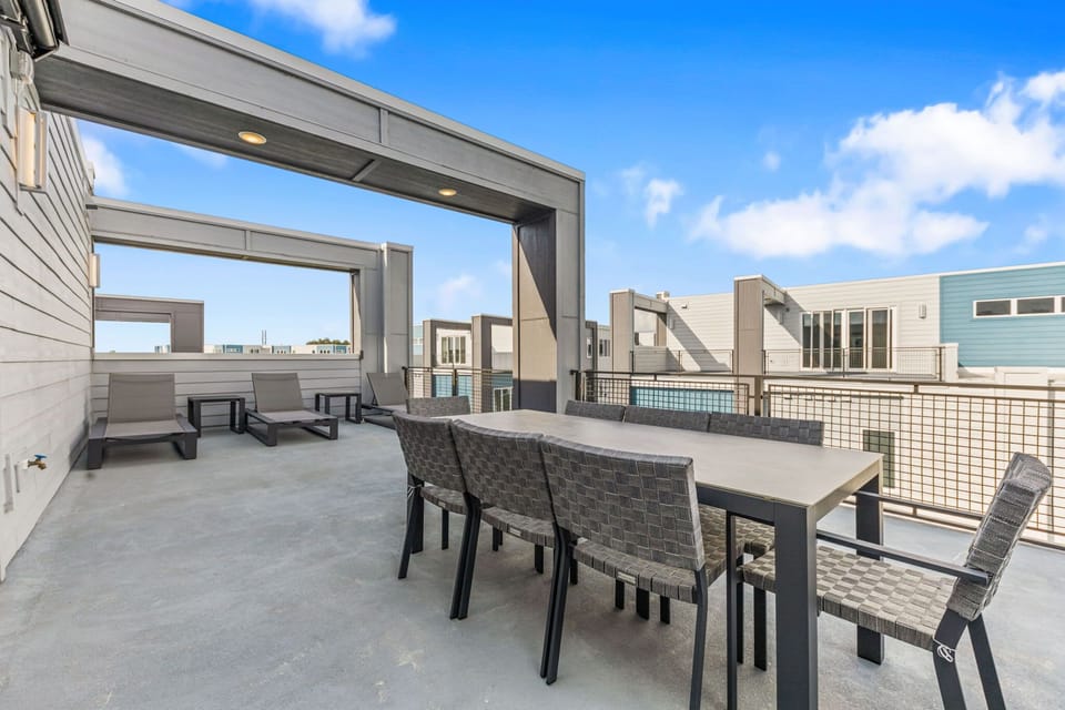 Dine under the sky with sweeping resort vistas.
