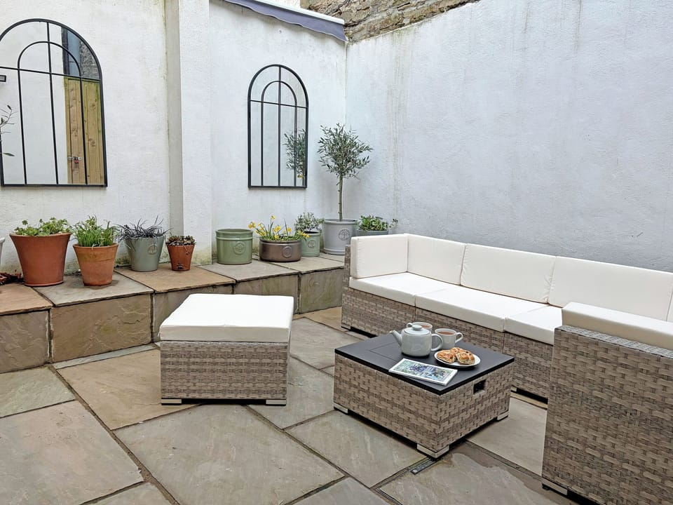Patio garden | Stone&rsquo;s Throw, Richmond