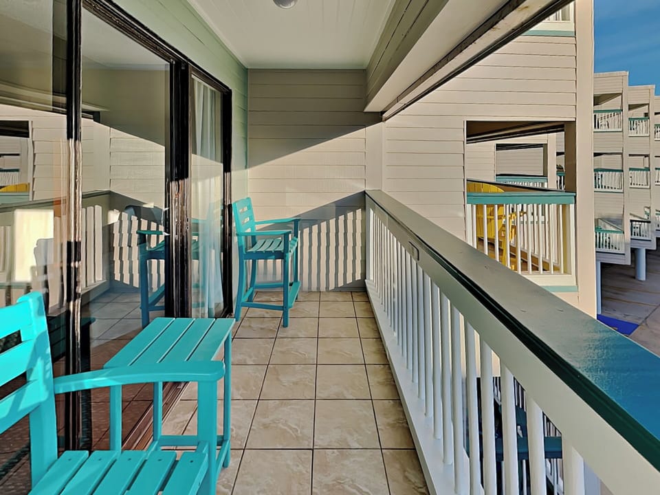 Private Balcony - Patio Furniture, Partial Gulf Views