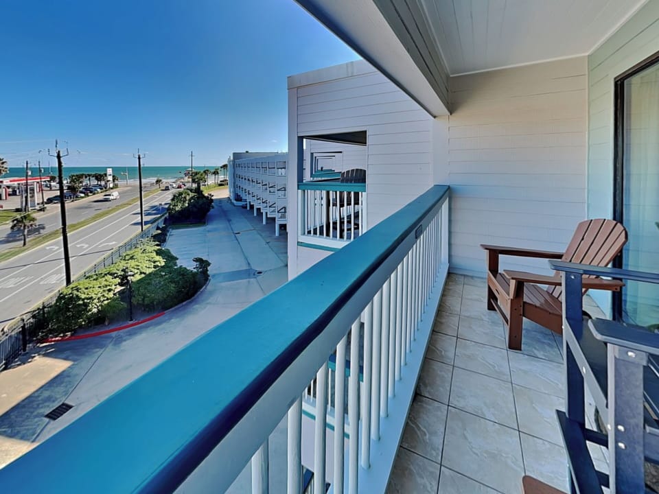 Private Balcony - Partial Gulf Views, Patio Furniture