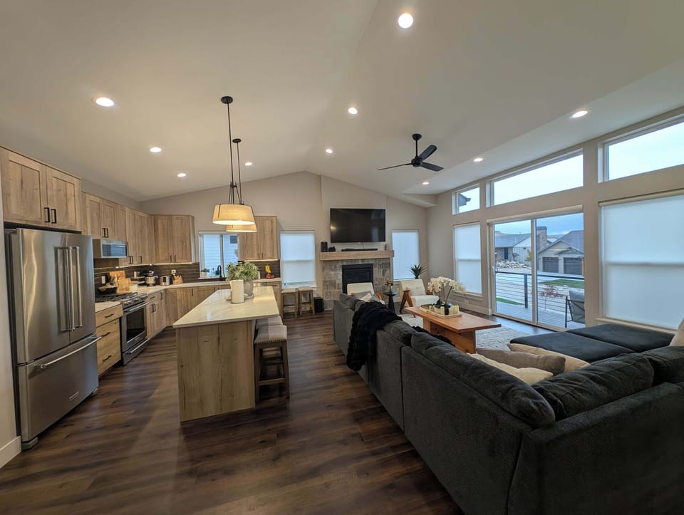 Kitchen & Living Room