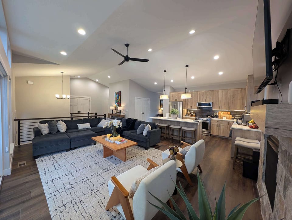 Kitchen & Living Room