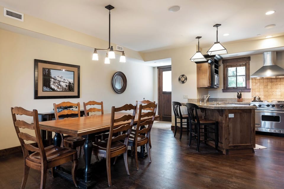  Dining Area