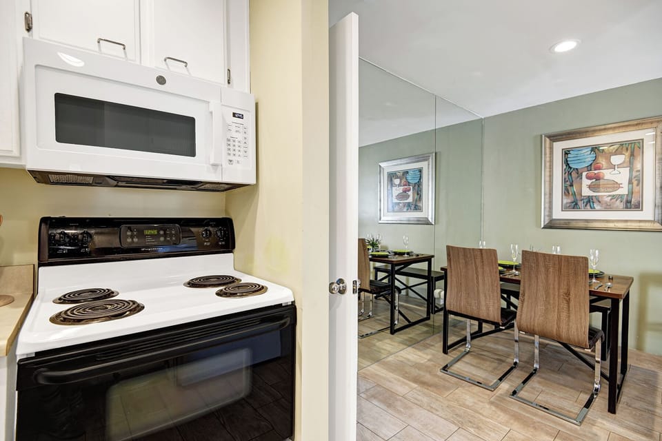 KITCHEN REVERSE.jpg mls