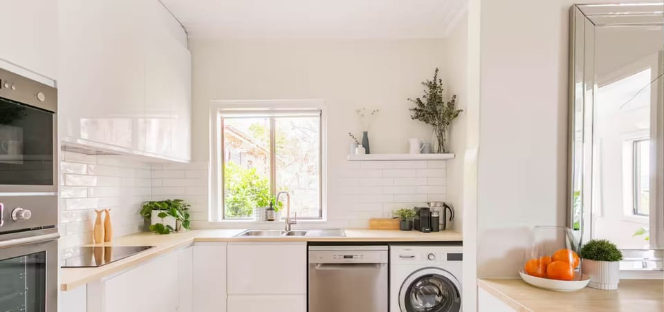 Spacious kitchen with washing machine