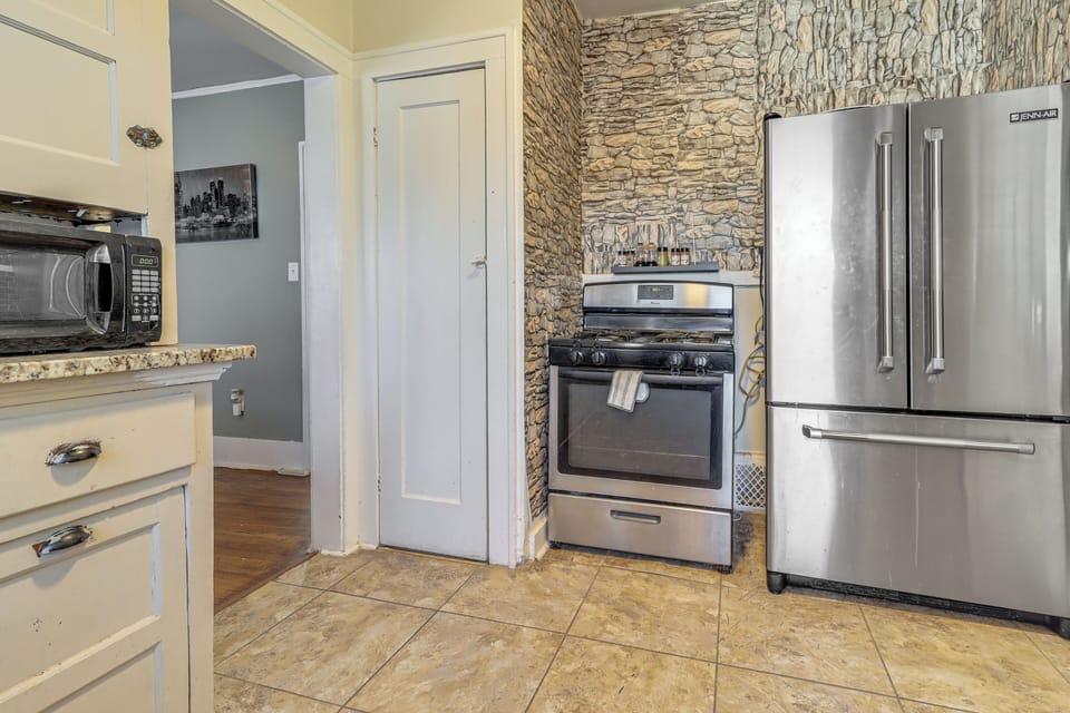 Kitchen | Drip Coffee Maker & Keurig