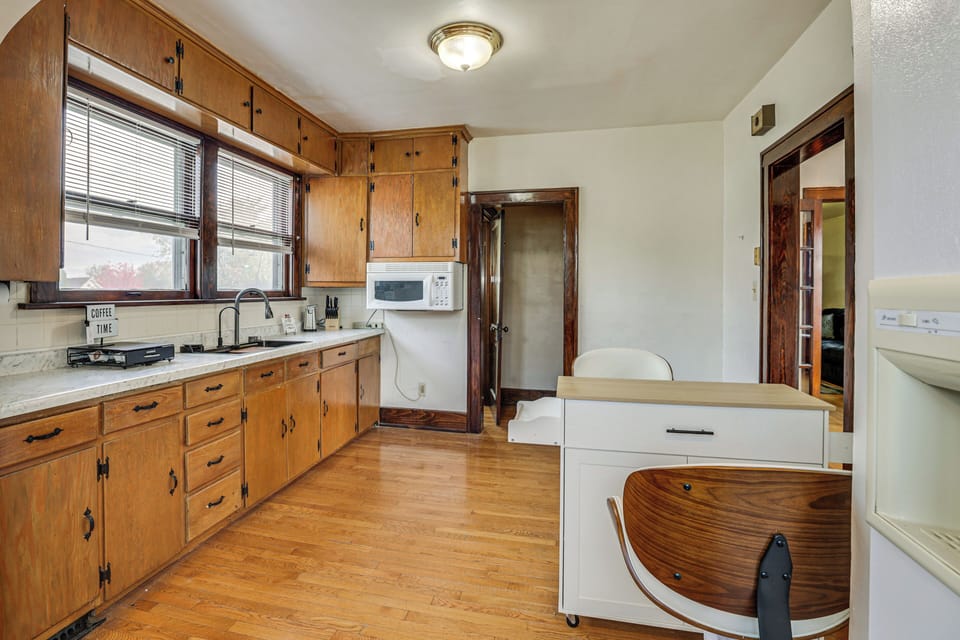 Kitchen | Stove/Oven | Refrigerator