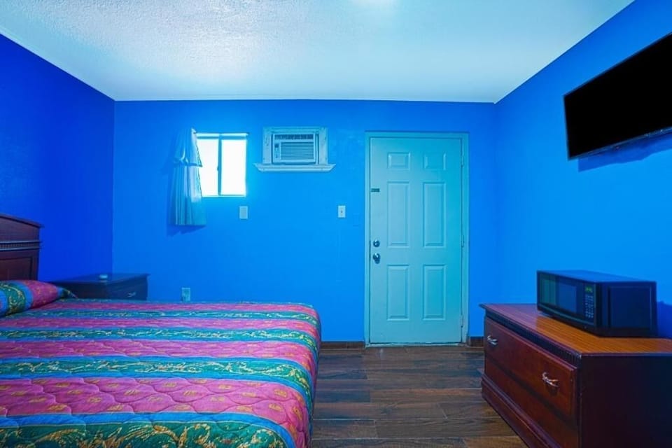 Bedroom with a comfy Queen size bed for the most pleasant nights!