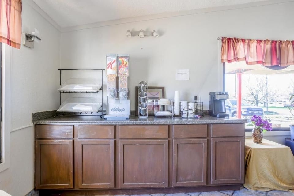 Grab a quick bite with convenient counter setup and coffee.