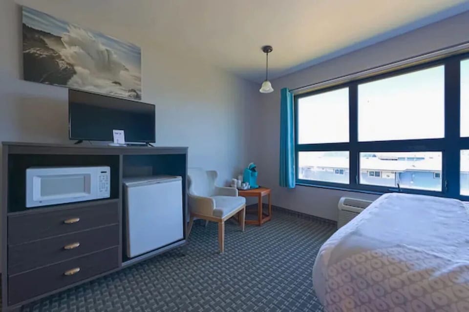 Enjoy extra space to unpack and lounge between adventures.