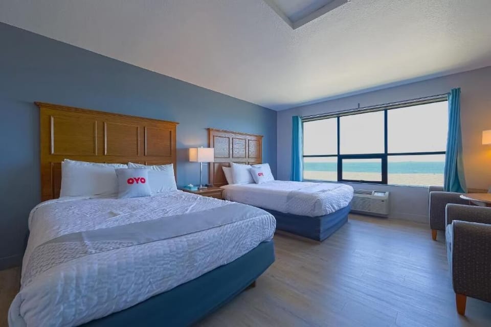 Gaze at the horizon from your airy, sunlit room.