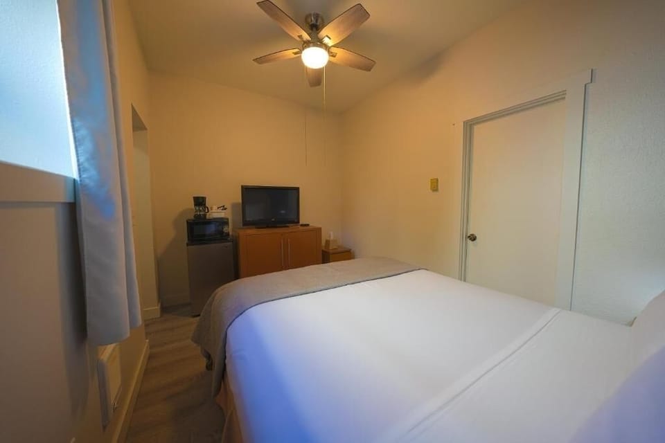 Bedroom. Interior and views may vary based on location and availability.