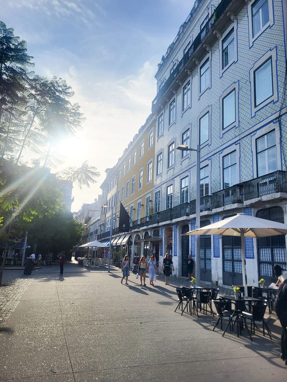 Rua dos Bacalhoeiros – Commercial Area