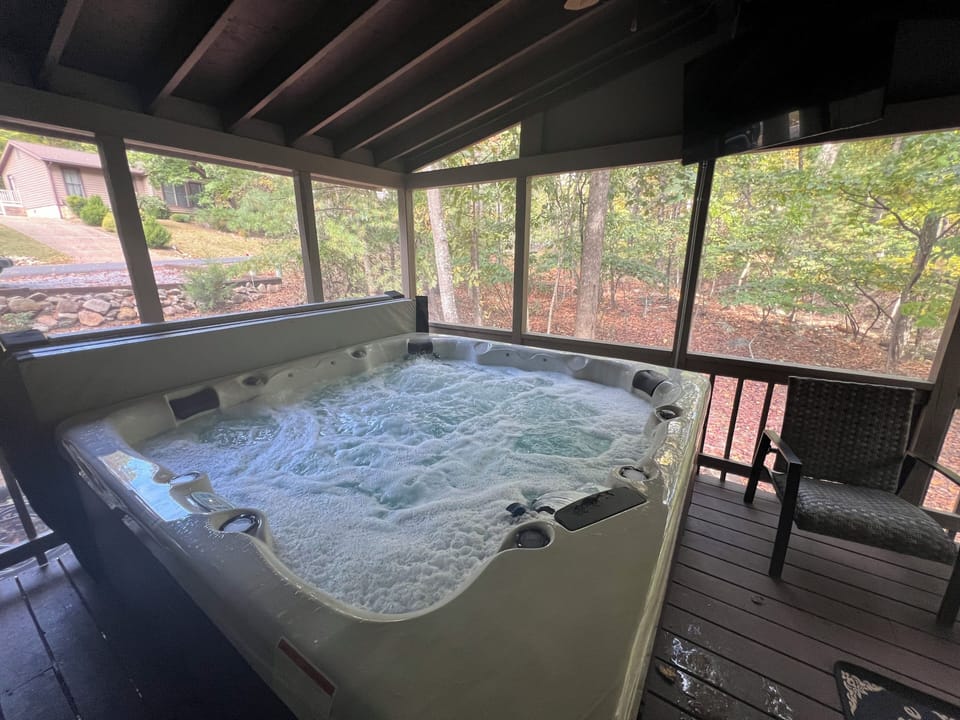 Indoor spa tub
