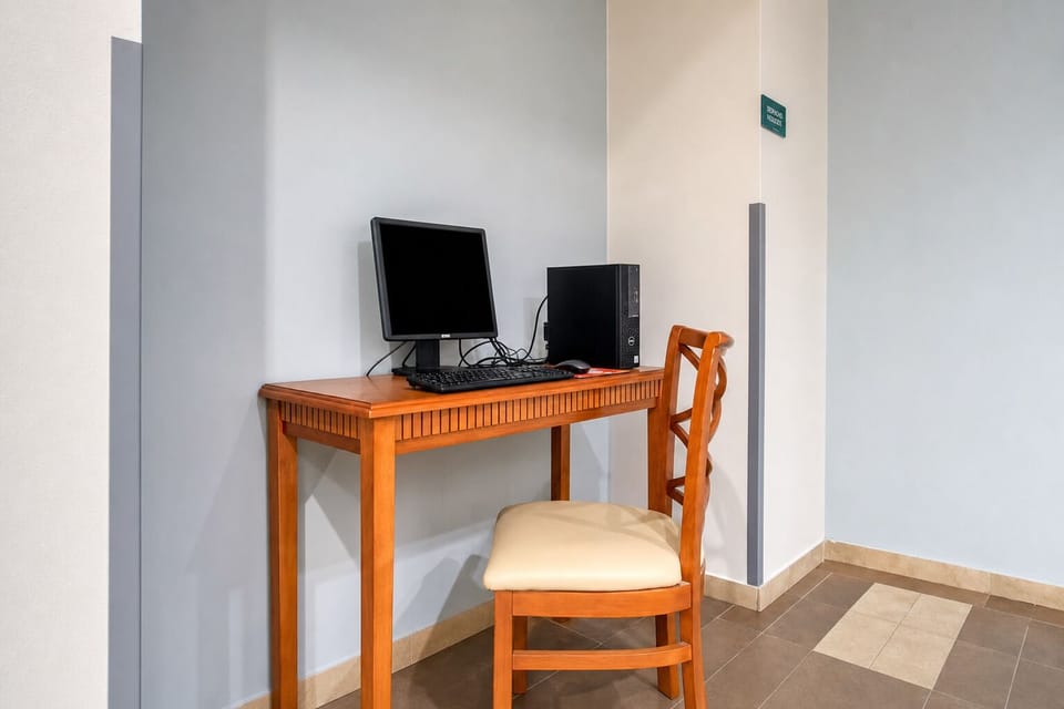 Catch up on emails with a quick, convenient business station.