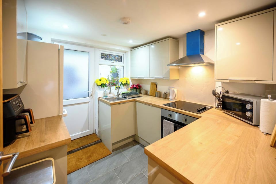 Well-equipped kitchen