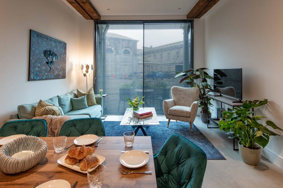 open plan kitchen dinning room 