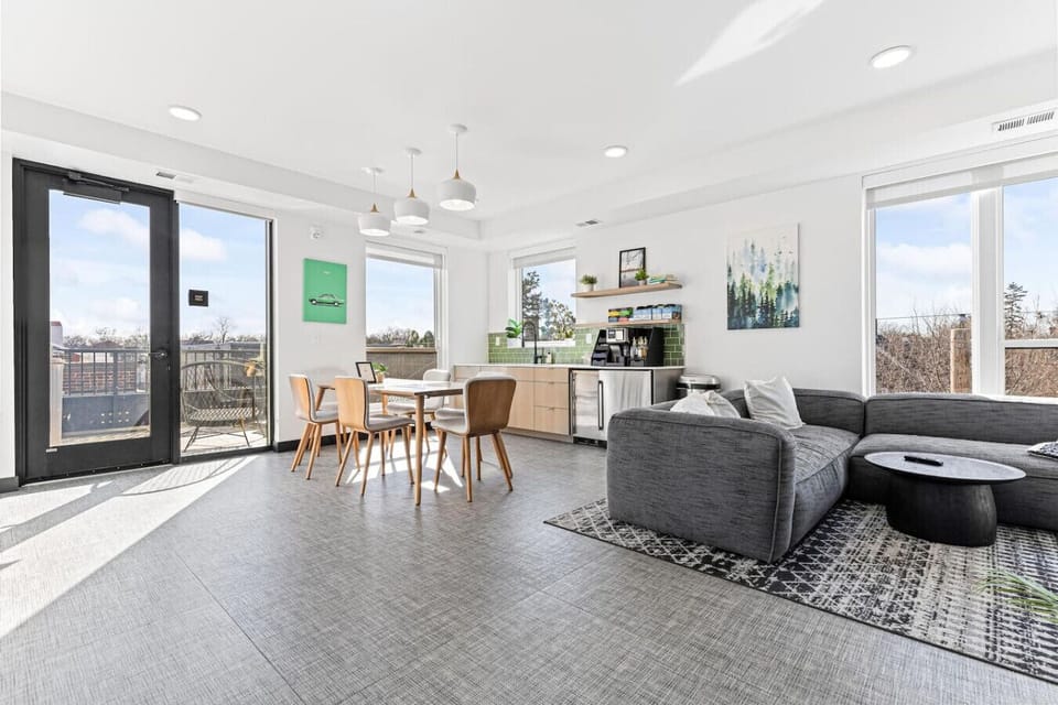 Open-Concept Lounge: Gather in style with natural light, modern decor, and stunning views!