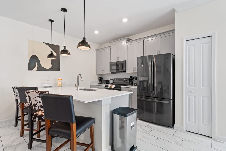 Fully-equipped kitchen