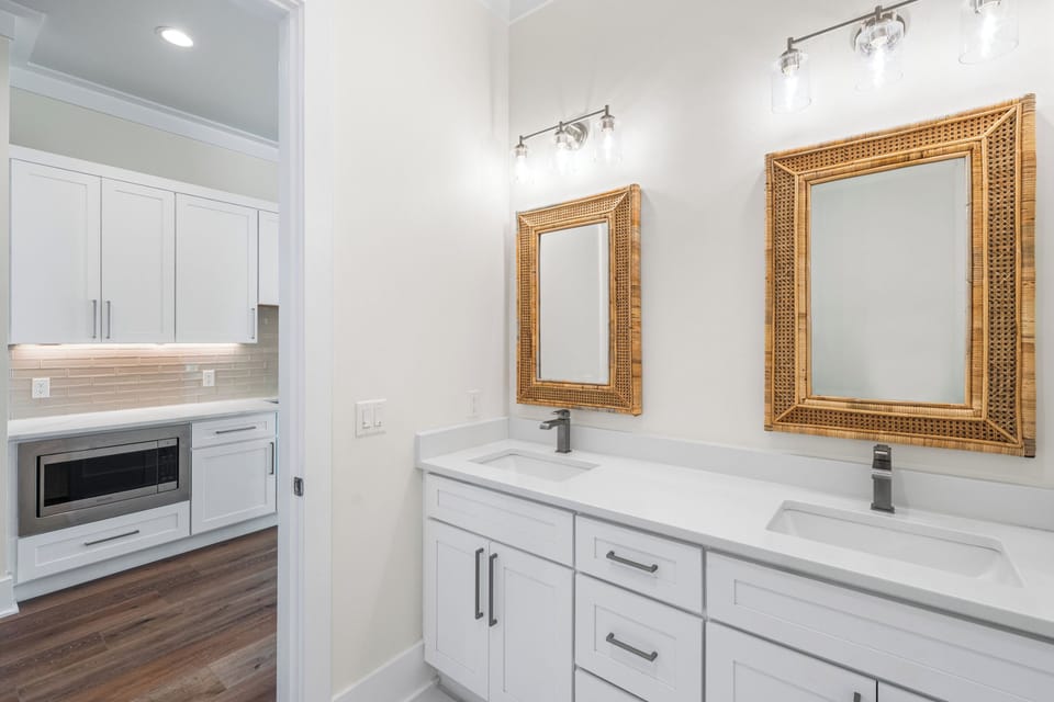 30A Sunrise 1st Floor Full Bath