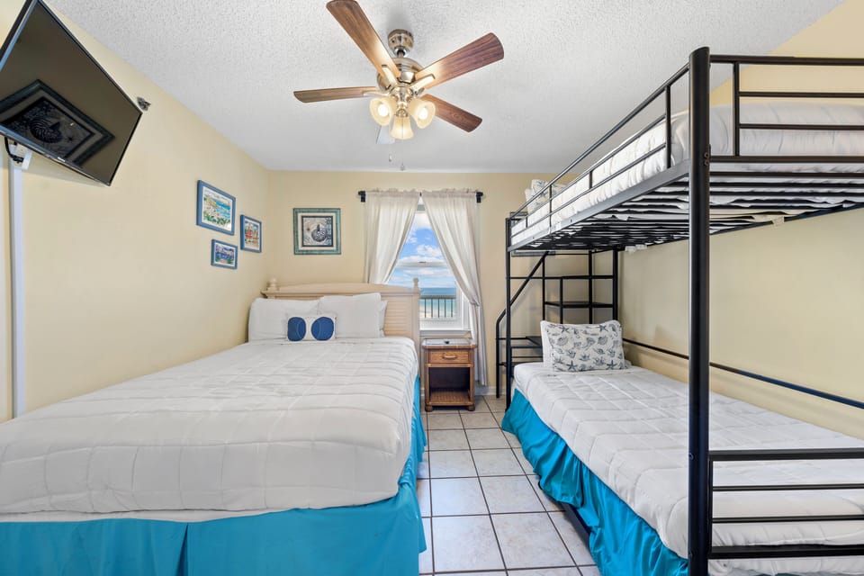 Guest bedroom